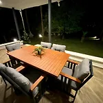 Villa Shore Of Sapanca Cati Lakehouse *