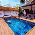 Villa Shore Of Sapanca Cati Lakehouse