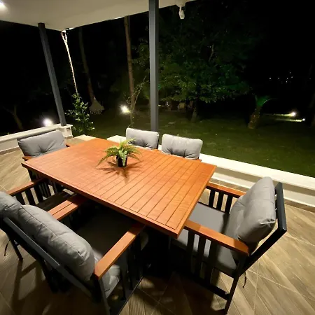 Villa Shore Of Sapanca Cati Lakehouse *